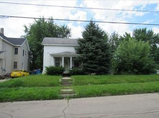 655 W Elk St, Freeport, IL 61032