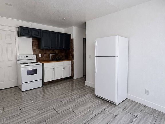 3rd image of 529 Lucy St