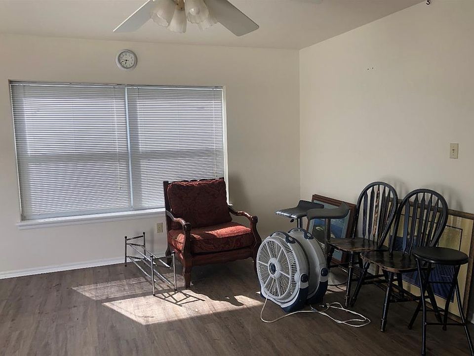13th image of 1327 Eureka St