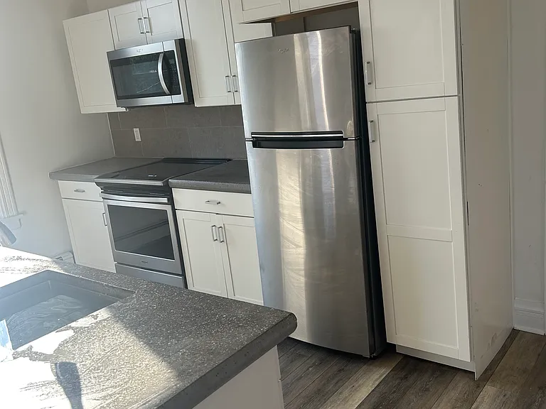 216 Main St — Photo 2