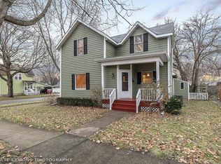 229 S 6th St, Dekalb, IL 60115