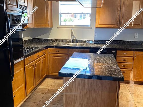 2nd image of 12907 Montgomery Blvd NE