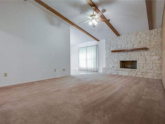 4th image of 208 E Grubb Dr