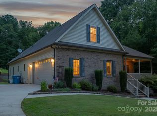 4080 Barbrick St, Sherrills Ford, NC 28673