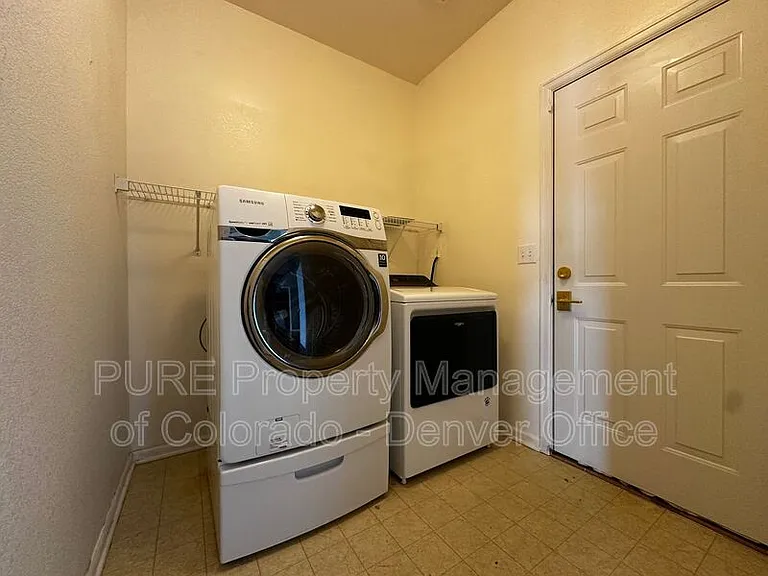 8602 Mallard Pl — Photo 13