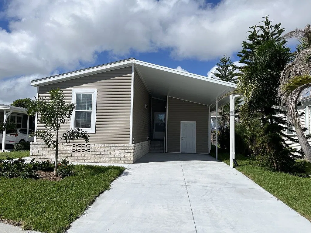 3 bed, 2.0 bath, 1094 sqft, $1,899 — Photo 4