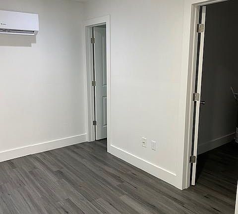 3rd image of 300 E Pineloch Ave