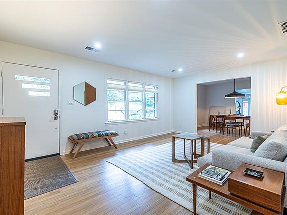 4th image of 2469 Hunting Valley Dr