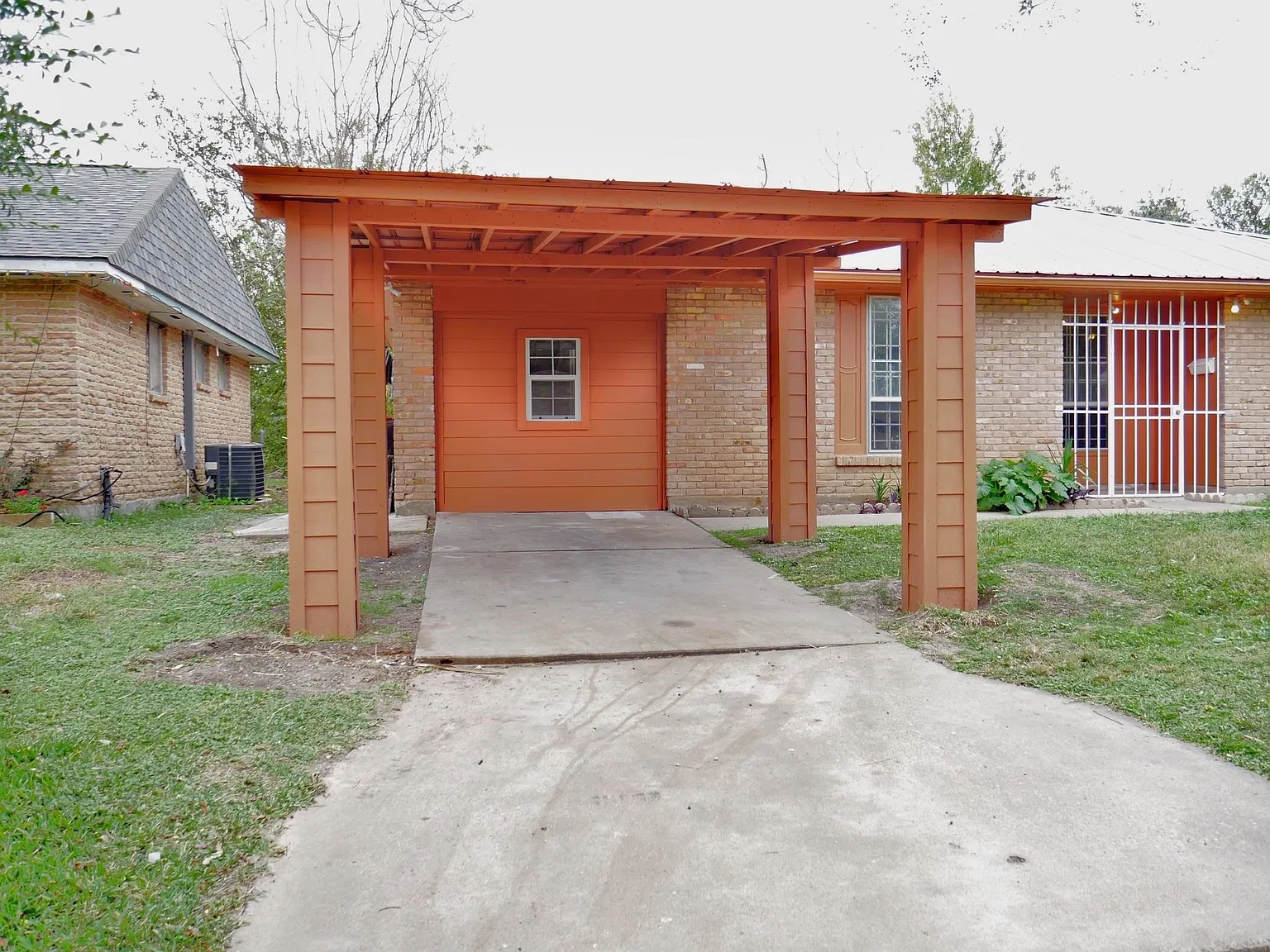 3 bed, 1.5 bath, 1322 sqft, $1,600 — Photo 3