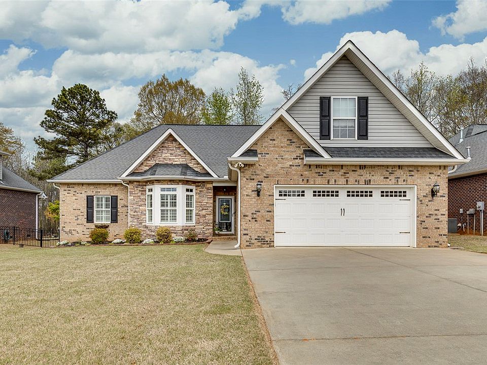 1st image of 134 Prescott Dr