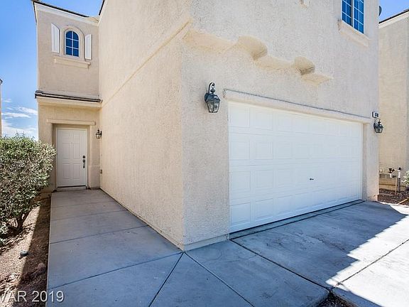 3rd image of 8748 Evan Lilas St