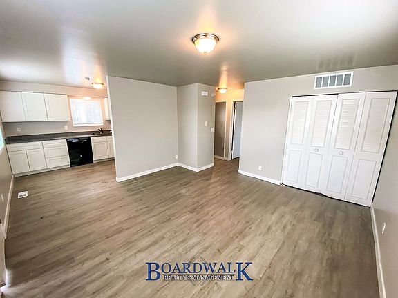 5th image of 328 E Main St APT 6