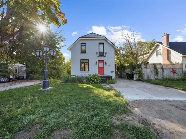 43 Perry St, Barrie, ON L4N 2G2