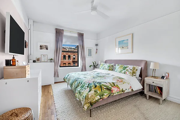 Sold by Compass | media 17