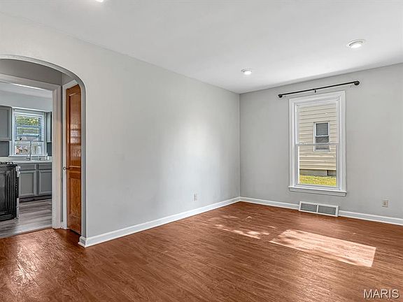 3rd image of 227 W Washington St