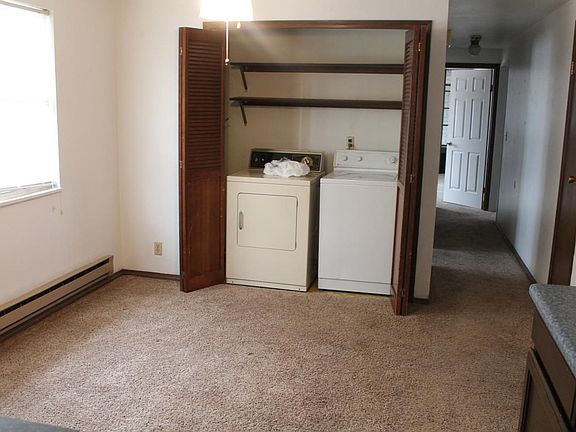 4th image of 624 E Jackson Ave