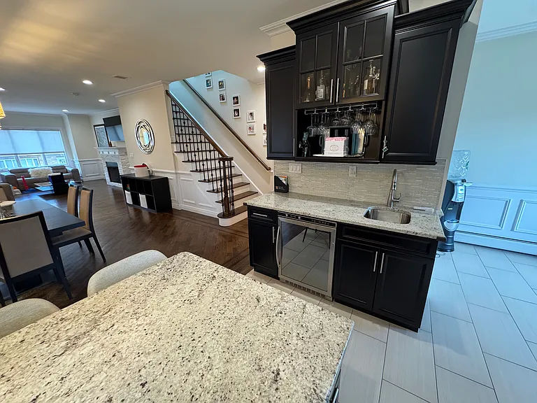 251 Marion Ave — Photo 10