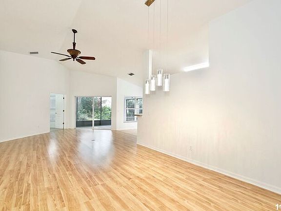 3rd image of 9743 Nonacrest Dr