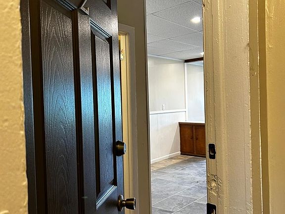 2nd image of 572-574 N Main St
