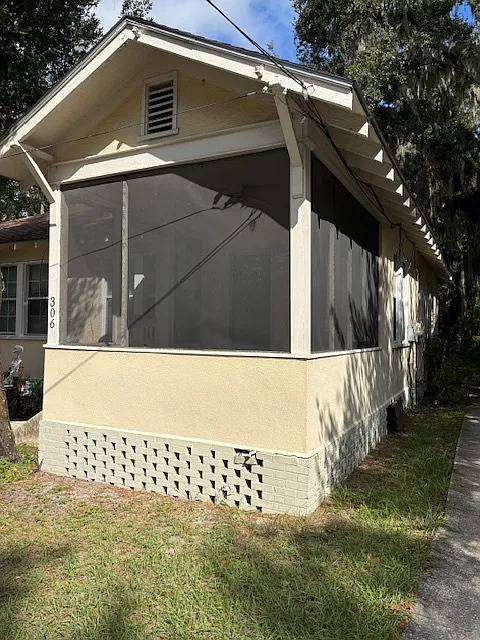 306 Perkins St