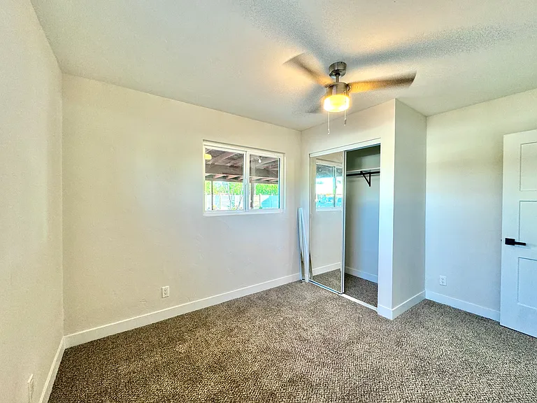 2043 E Oak St — Photo 15