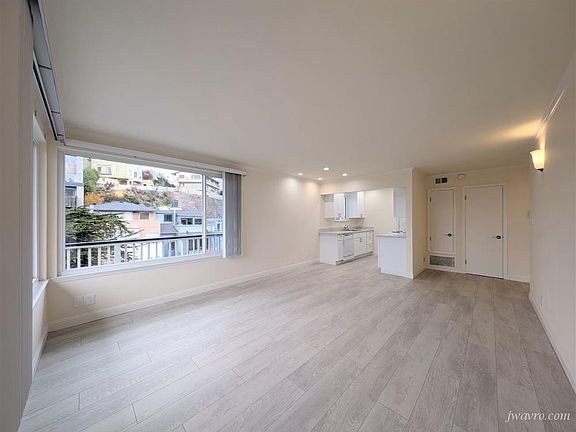 3rd image of 1222 Clayton St #32