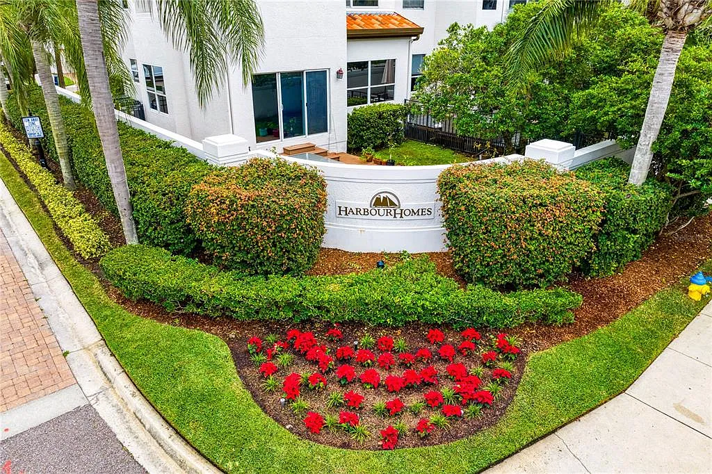 3 bed, 2.5 bath, 1480 sqft, $4,200 — Photo 3