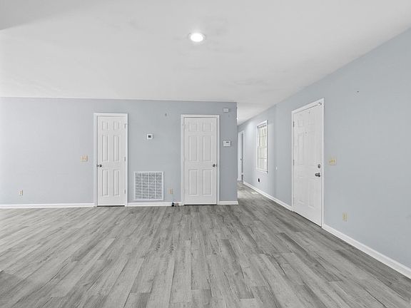 5th image of 1411 Elliott Ave