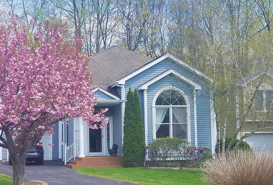 1st image of 21 Coventry Cir