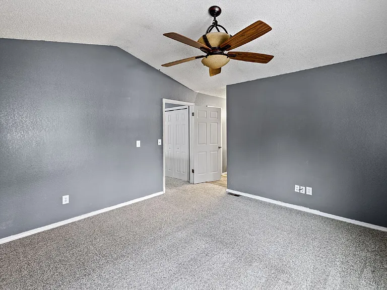 820 Spinner Ct — Photo 14