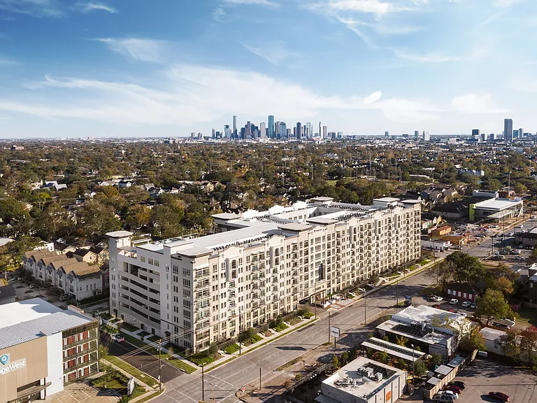 10X 15th Street Flats — Photo 30