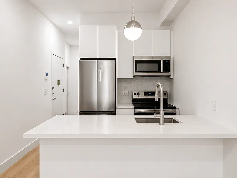 556 Leonard St #2 — Photo 3