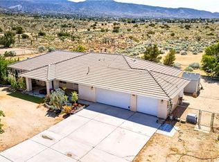 9562 Cambria Ct, Phelan, CA 92371