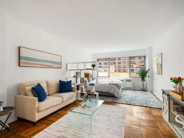 311 E 71st St #E8, New York, NY 10021