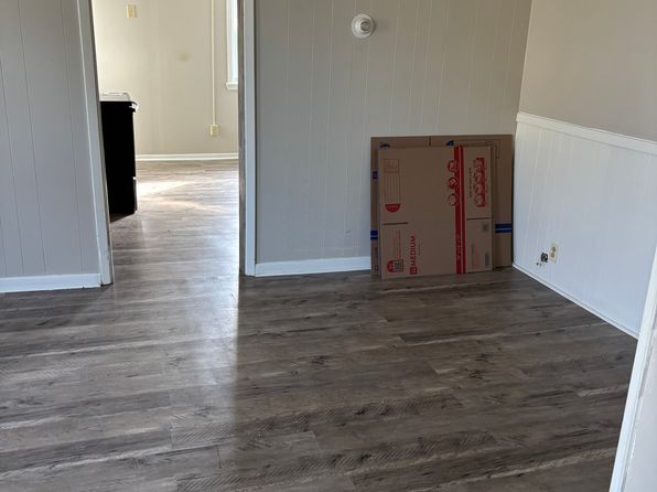 1812 W 11th St #Up, Ashtabula, OH 44004 – 2-bedroom rental in Ashtabula
