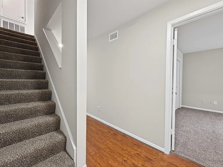 1114 Augusta Dr #10 — Photo 7