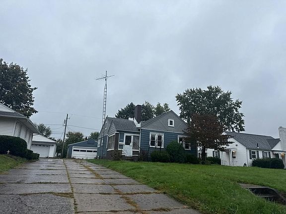 3rd image of 1142 Western Ave SW