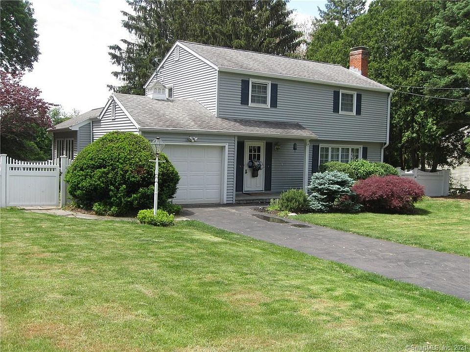 1st image of 34 Woodland Dr