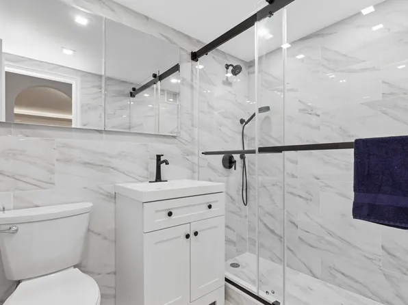 60 Sutton Place South image 7 of 15