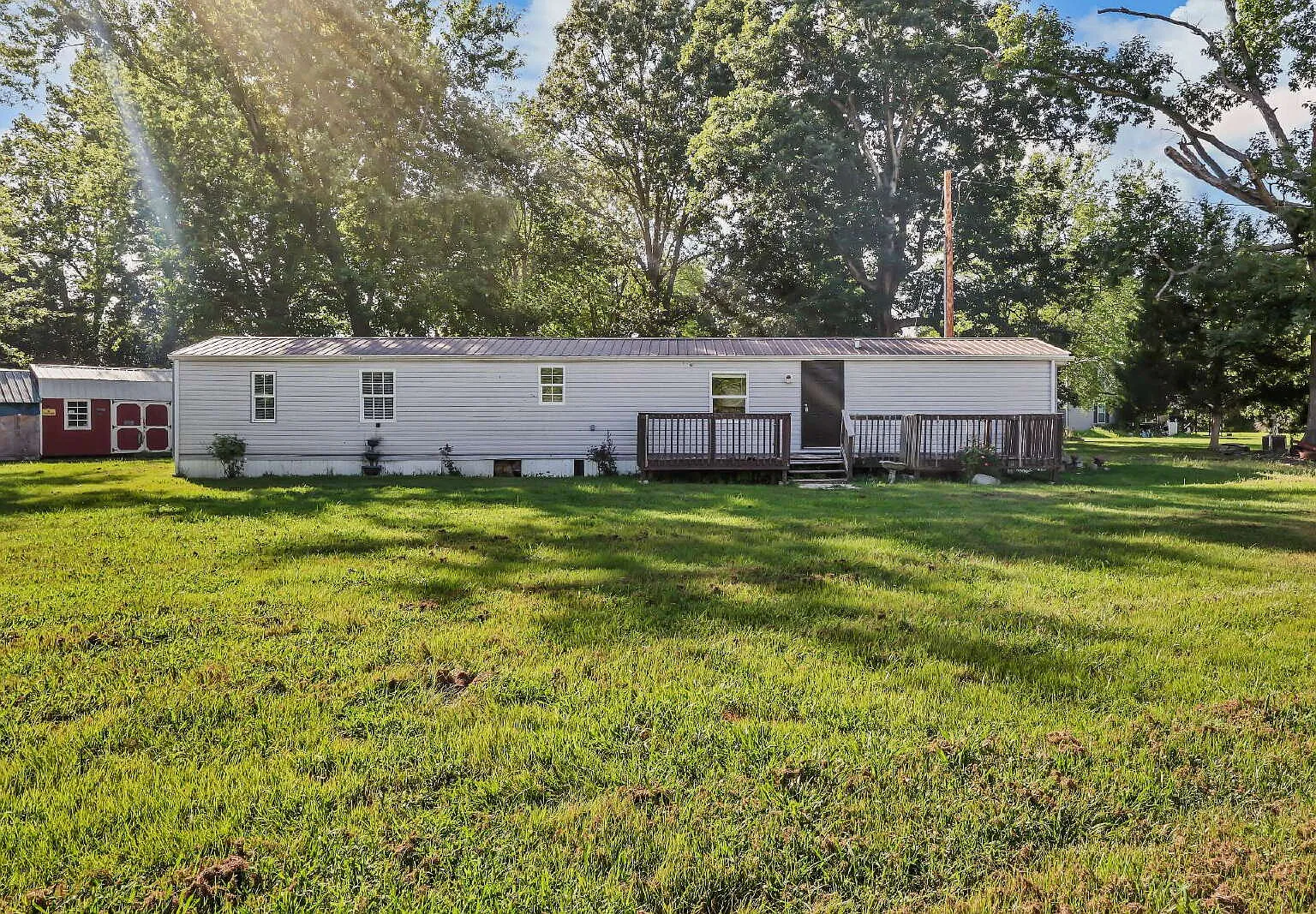 3 bed, 2.0 bath, 966 sqft, $1,200 — Photo 3