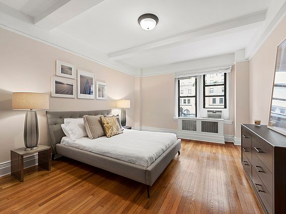 3rd image of 245 W 74th St APT 6C