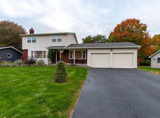 74 Countryshire Dr, Rochester, NY 14626