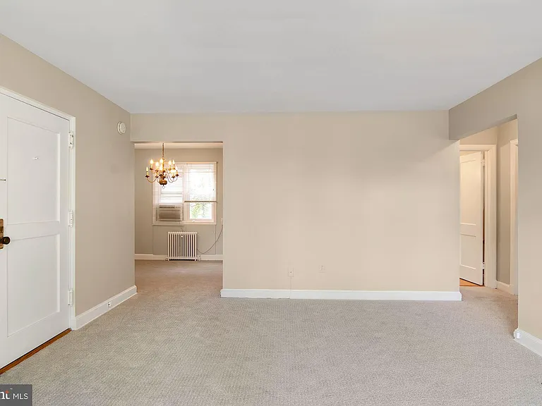 1410 N Quinn St #7 — Photo 4