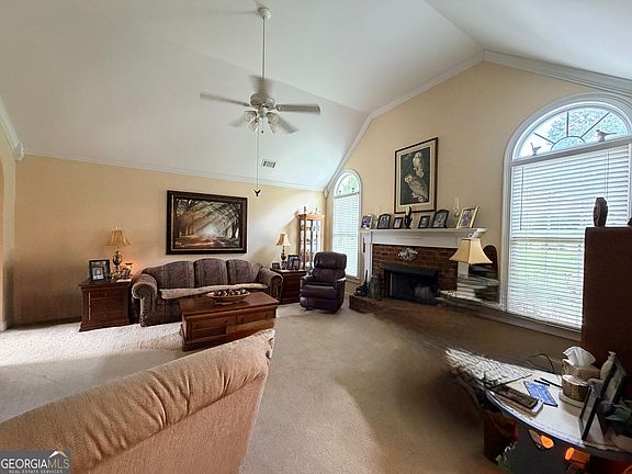 4th image of 4090 Forest View Dr SE