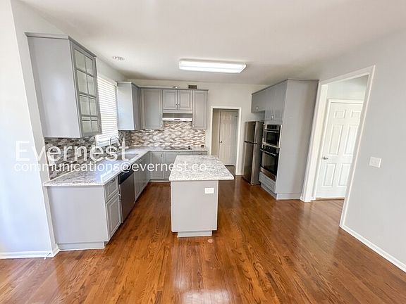 4th image of 6230 W 155th Ter