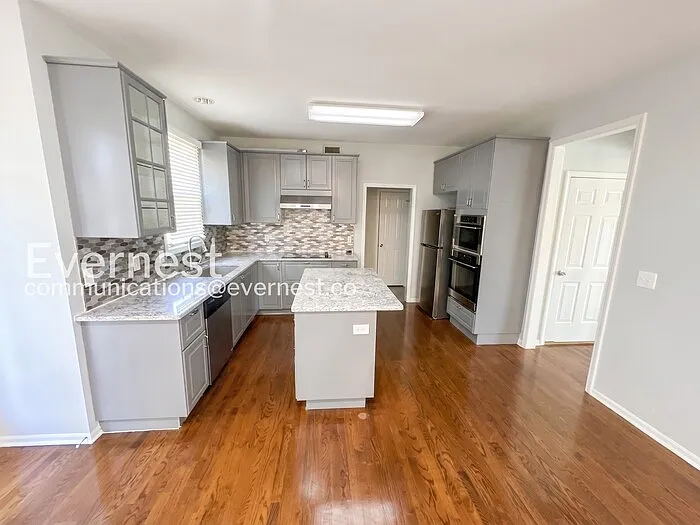 6230 W 155th Ter — Photo 4