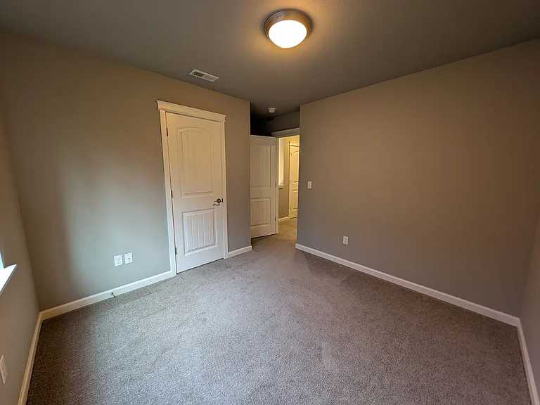 3887 Portside Dr — Photo 33