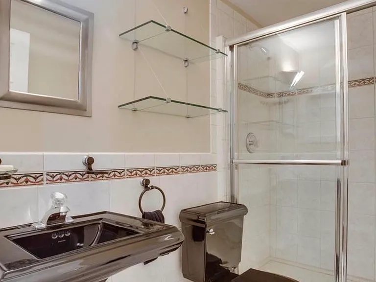 1316 Park Garden Ln — Photo 16