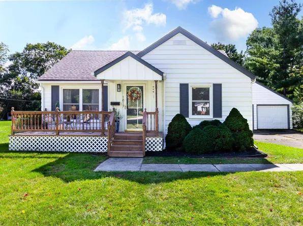 1817 Clinton Ave, Saint Clair, MI 48079
