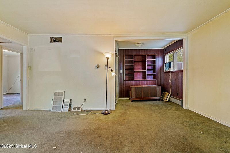 4th image of 393 Whitehall Road